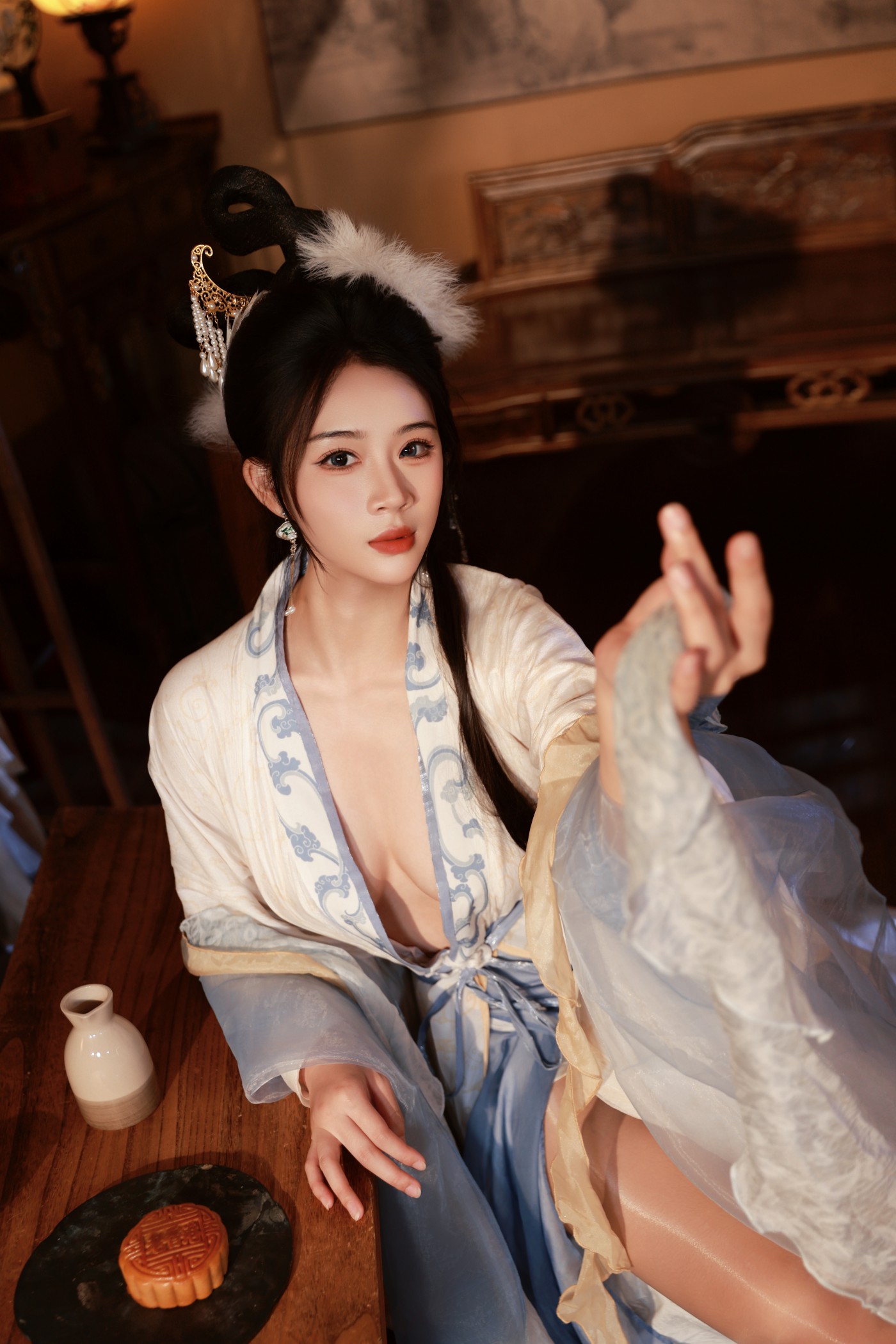 内购无水印 [XIUREN秀人网] NO.10835 南乔纯欲古风 [123P+3V-1888MB]